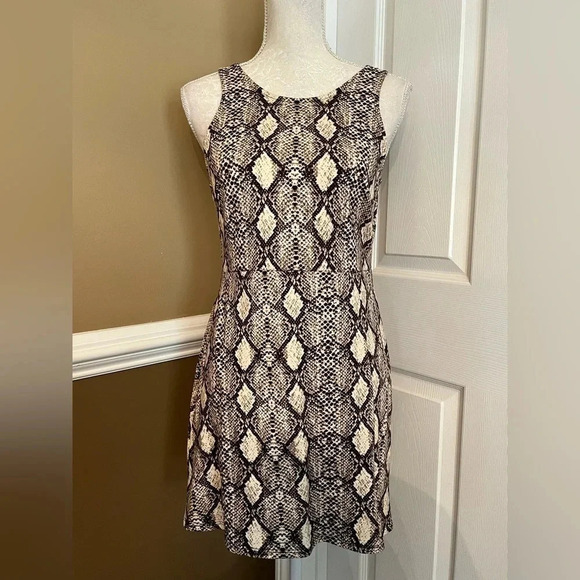 Sadie & Sage‎ snake print dress size M - Picture 3 of 8